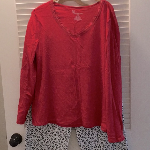 Christmas Pajama Set - Picture 1 of 3